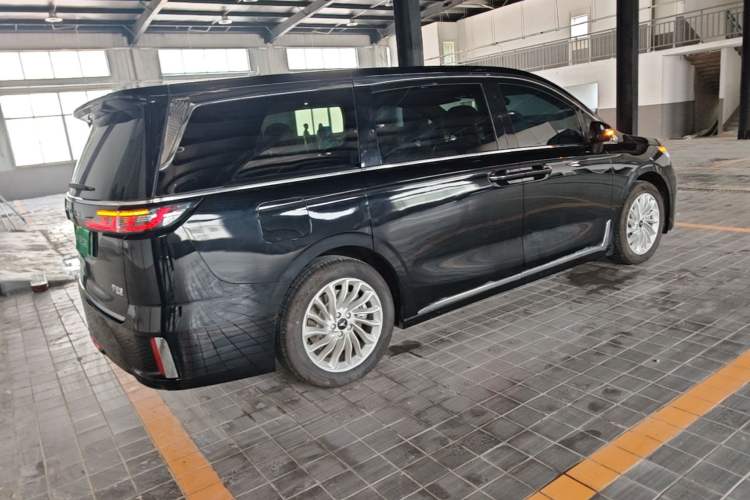 Used VOYAH Dream 2025 PHEV Four-Wheel Drive Excellence Kunpeng Edition Rear Right 45 Deg