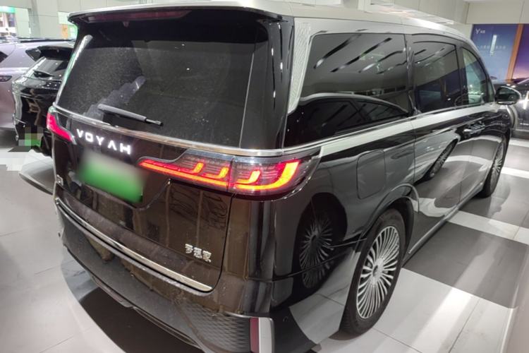 Used VOYAH Dream 2025 PHEV Four-Wheel-Drive Flagship Version – Qiankun Edition Rear Right 45 Deg