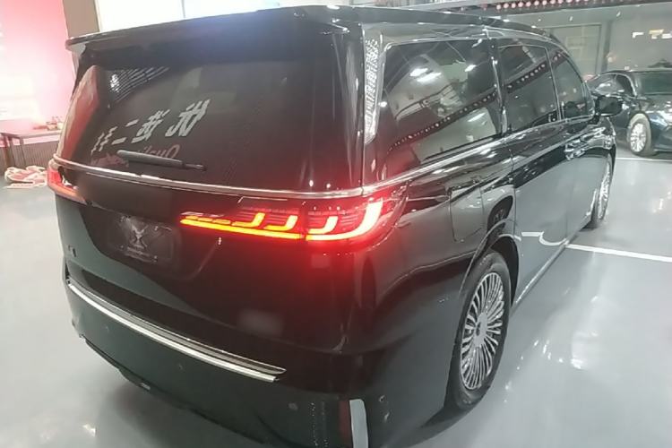 Used VOYAH Dream 2025 PHEV Four-Wheel-Drive Flagship Version – Qiankun Edition Rear Right 45 Deg