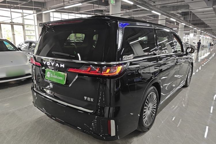 Used VOYAH Dream 2025 PHEV Four-Wheel-Drive Flagship Kunpeng Edition Rear Right 45 Deg