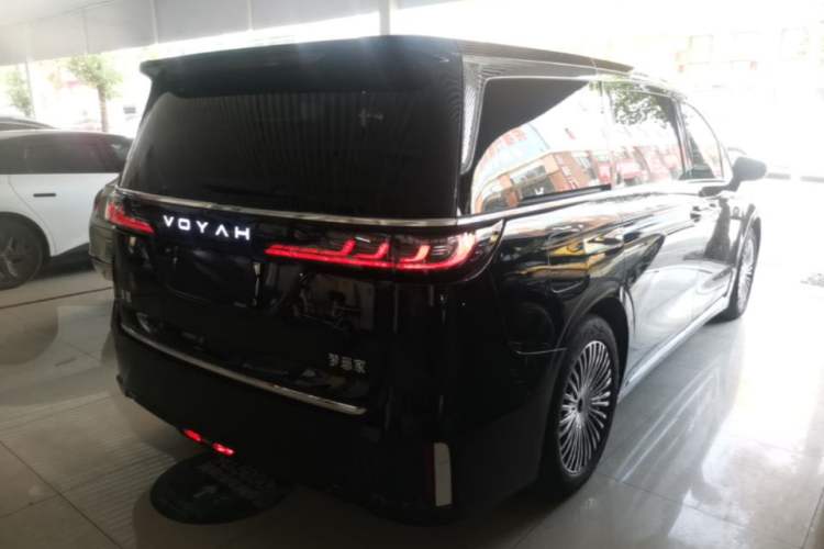 Used VOYAH Dream 2025 PHEV Four-Wheel Drive Prestige Kunpeng Edition Rear Right 45 Deg