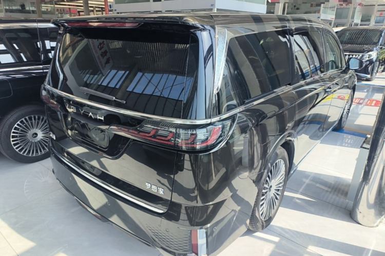 Used VOYAH Dream 2025 PHEV Four-Wheel-Drive Flagship Kunpeng Edition Rear Right 45 Deg