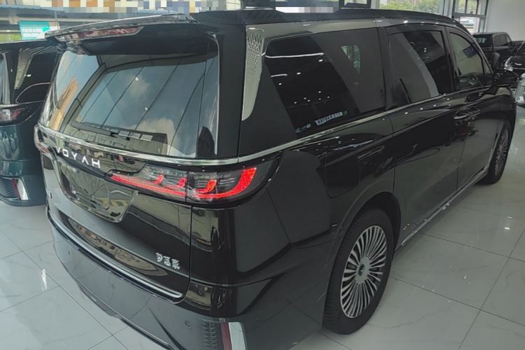 Used VOYAH Dream 2025 PHEV Four-Wheel-Drive Flagship Kunpeng Edition Rear Right 45 Deg