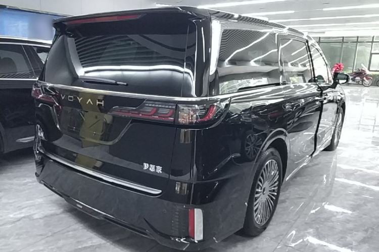 Used VOYAH Dream 2025 PHEV Four-Wheel Drive Excellence Kunpeng Edition Rear Right 45 Deg