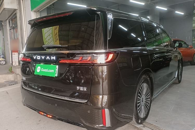 Used VOYAH Dream 2025 PHEV Four-Wheel-Drive Flagship Kunpeng Edition Rear Right 45 Deg