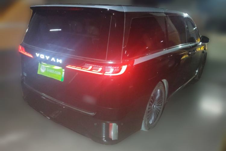 Used VOYAH Dream 2025 PHEV Four-Wheel-Drive Flagship Version – Qiankun Edition Rear Right 45 Deg