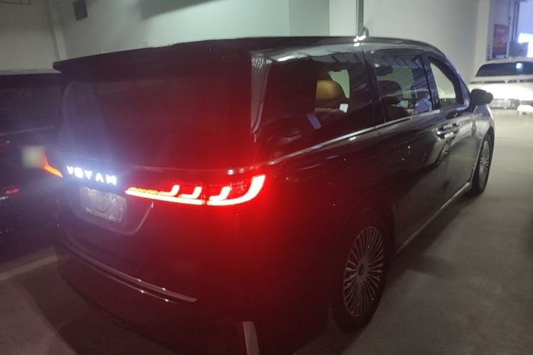 Used VOYAH Dream 2025 PHEV Four-Wheel-Drive Flagship Kunpeng Edition Rear Right 45 Deg