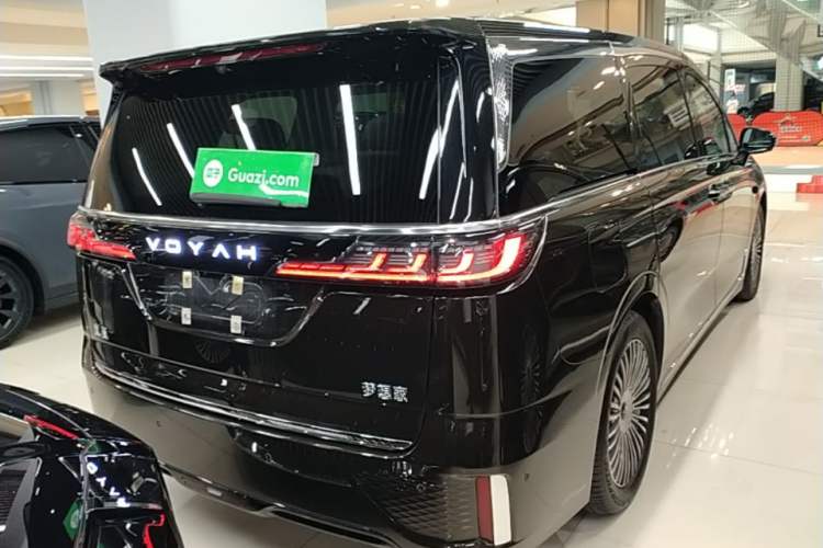 Used VOYAH Dream 2025 PHEV Four-Wheel-Drive Flagship Version – Qiankun Edition Rear Right 45 Deg