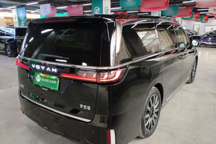Used VOYAH Dream 2025 EV Four-Wheel Drive Flagship Kunpeng Edition Rear Right 45 Deg