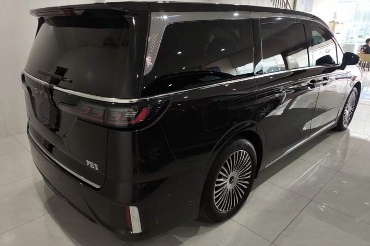 Used VOYAH Dream 2025 PHEV Four-Wheel Drive Prestige Kunpeng Edition Rear Right 45 Deg