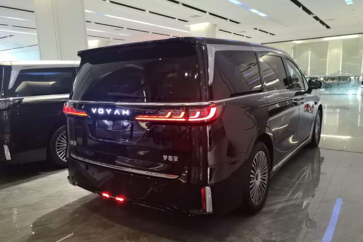 Used VOYAH Dream 2025 PHEV Four-Wheel Drive Excellence Qiankun Edition Rear Right 45 Deg
