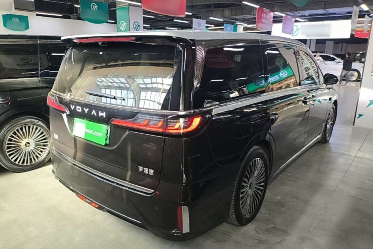 Used VOYAH Dream 2025 PHEV Four-Wheel-Drive Flagship Version – Qiankun Edition Rear Right 45 Deg