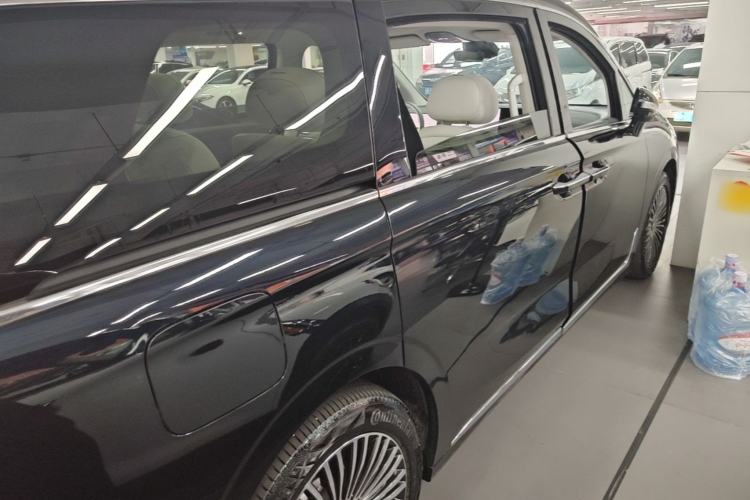 Used VOYAH Dream 2025 PHEV Four-Wheel Drive Prestige Kunpeng Edition Rear Right 45 Deg