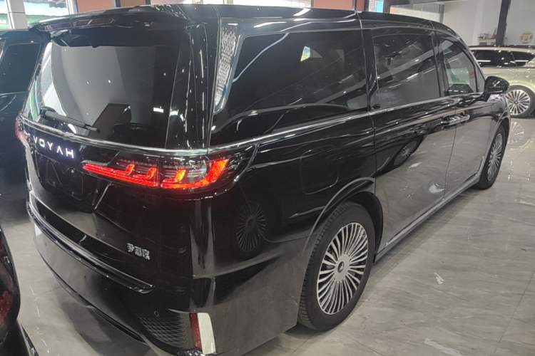Used VOYAH Dream 2025 PHEV Four-Wheel Drive Excellence Qiankun Edition Rear Right 45 Deg