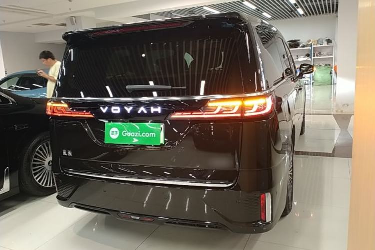 Used VOYAH Dream 2025 PHEV Four-Wheel Drive Prestige Kunpeng Edition Rear Right 45 Deg