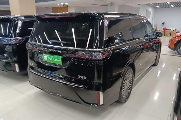 Used VOYAH Dream 2025 PHEV Four-Wheel Drive Prestige Qiankun Edition Rear Right 45 Deg