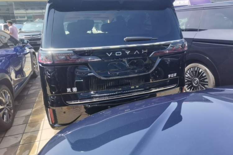 Used VOYAH Dream 2025 PHEV Four-Wheel Drive Prestige Qiankun Edition Rear