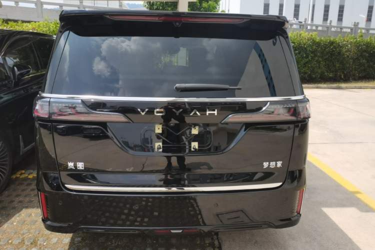 Used VOYAH Dream 2025 PHEV Four-Wheel Drive Prestige Qiankun Edition Rear
