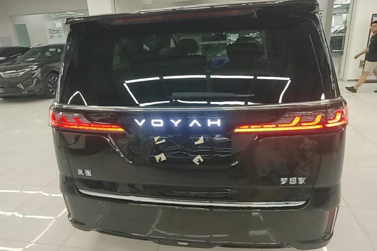 Used VOYAH Dream 2025 PHEV Four-Wheel Drive Prestige Kunpeng Edition Rear
