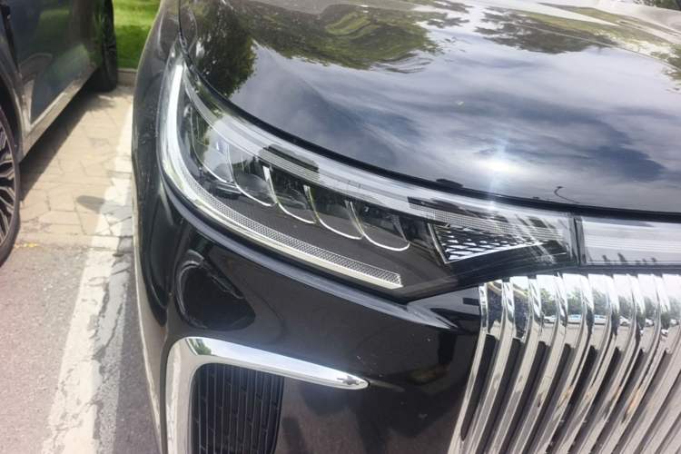 Used VOYAH Dream 2025 PHEV Four-Wheel Drive Prestige Kunpeng Edition Right Front Headlight