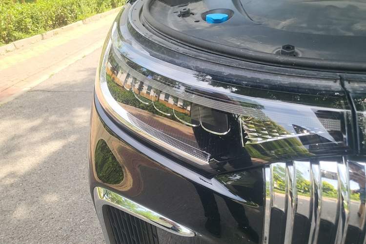 Used VOYAH Dream 2025 PHEV Four-Wheel-Drive Flagship Version – Qiankun Edition Right Front Headlight