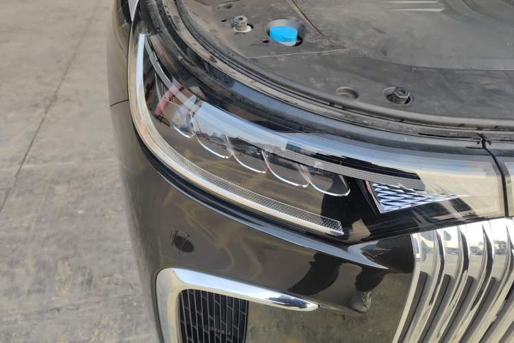 Used VOYAH Dream 2025 PHEV Four-Wheel-Drive Flagship Version – Qiankun Edition Right Front Headlight