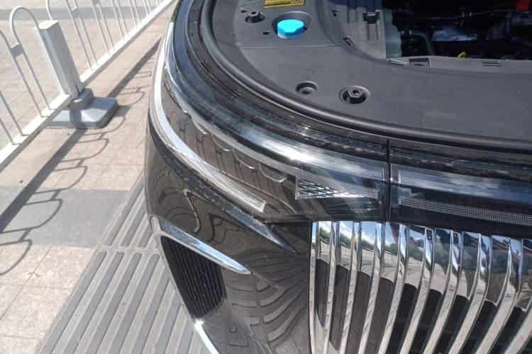 Used VOYAH Dream 2025 PHEV Four-Wheel Drive Prestige Kunpeng Edition Right Front Headlight