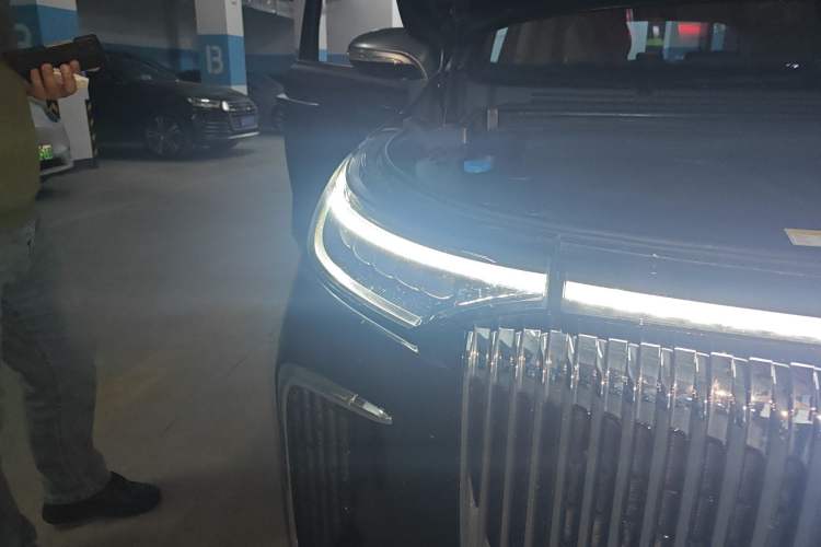 Used VOYAH Dream 2025 PHEV Four-Wheel Drive Prestige Kunpeng Edition Right Front Headlight