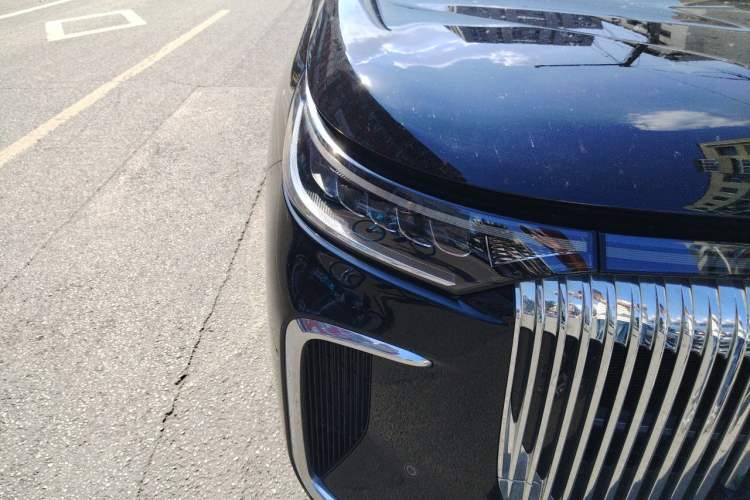 Used VOYAH Dream 2025 PHEV Four-Wheel Drive Prestige Kunpeng Edition Right Front Headlight