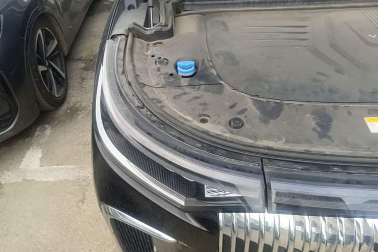 Used VOYAH Dream 2025 PHEV Four-Wheel-Drive Flagship Kunpeng Edition Right Front Headlight