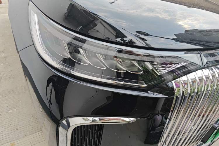 Used VOYAH Dream 2025 EV Four-Wheel Drive Excellence Kunpeng Edition Right Front Headlight