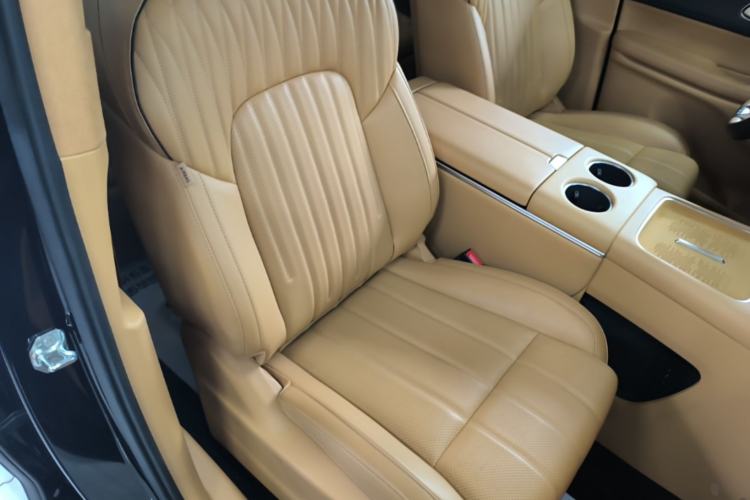 Used VOYAH Dream 2025 PHEV Four-Wheel-Drive Flagship Kunpeng Edition Right Front Seat