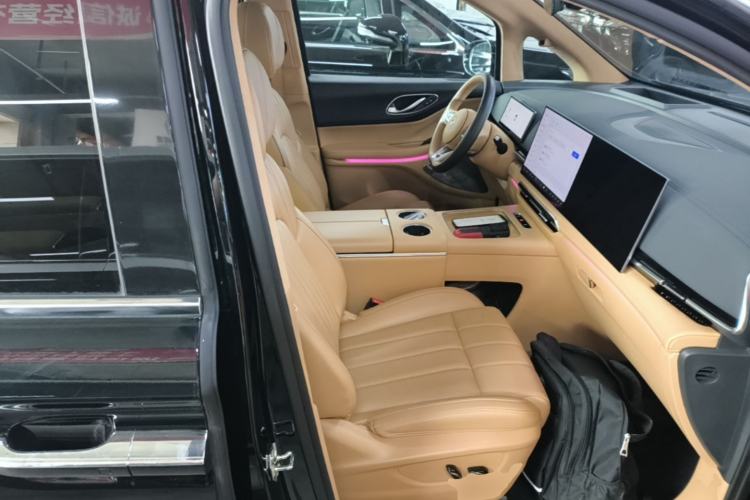 Used VOYAH Dream 2025 PHEV Four-Wheel-Drive Flagship Kunpeng Edition Right Front Seat