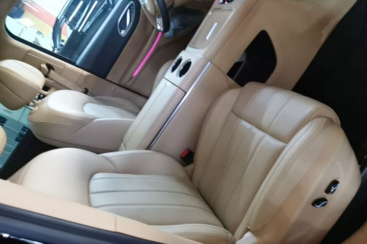 Used VOYAH Dream 2025 PHEV Four-Wheel Drive Prestige Kunpeng Edition Right Front Seat
