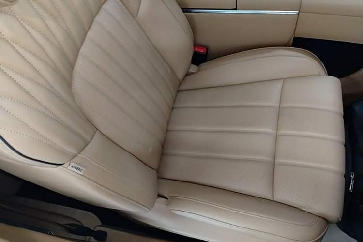 Used VOYAH Dream 2025 PHEV Four-Wheel-Drive Flagship Kunpeng Edition Right Front Seat