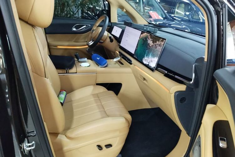 Used VOYAH Dream 2025 PHEV Four-Wheel-Drive Flagship Kunpeng Edition Right Front Seat