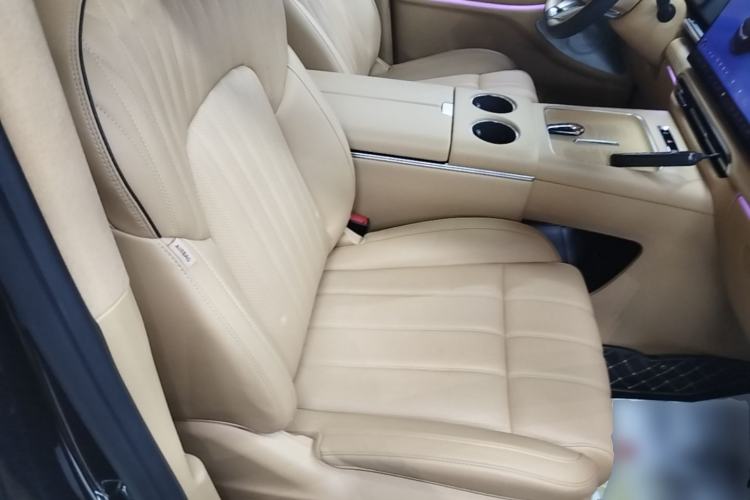 Used VOYAH Dream 2025 PHEV Four-Wheel-Drive Flagship Kunpeng Edition Right Front Seat