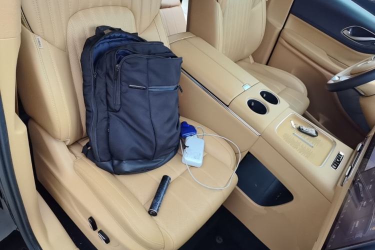 Used VOYAH Dream 2025 PHEV Four-Wheel-Drive Flagship Kunpeng Edition Right Front Seat