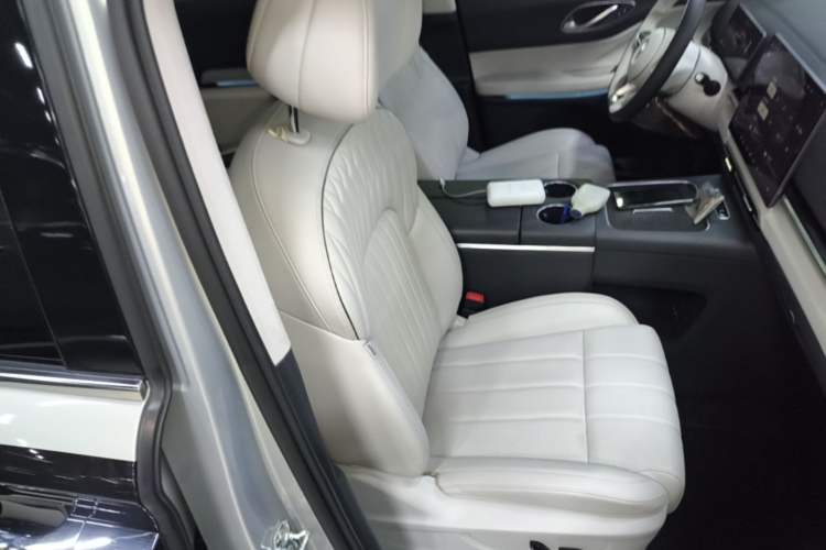 Used VOYAH Dream 2025 PHEV Four-Wheel-Drive Flagship Version – Qiankun Edition Right Front Seat