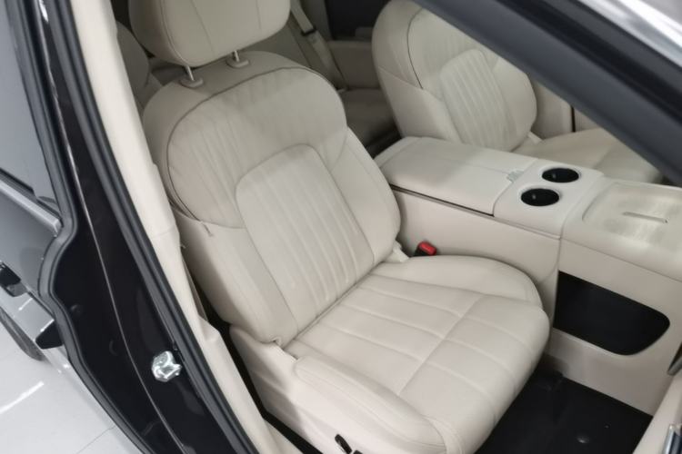 Used VOYAH Dream 2025 PHEV Four-Wheel-Drive Flagship Kunpeng Edition Right Front Seat