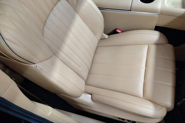 Used VOYAH Dream 2025 PHEV Four-Wheel-Drive Flagship Kunpeng Edition Right Front Seat