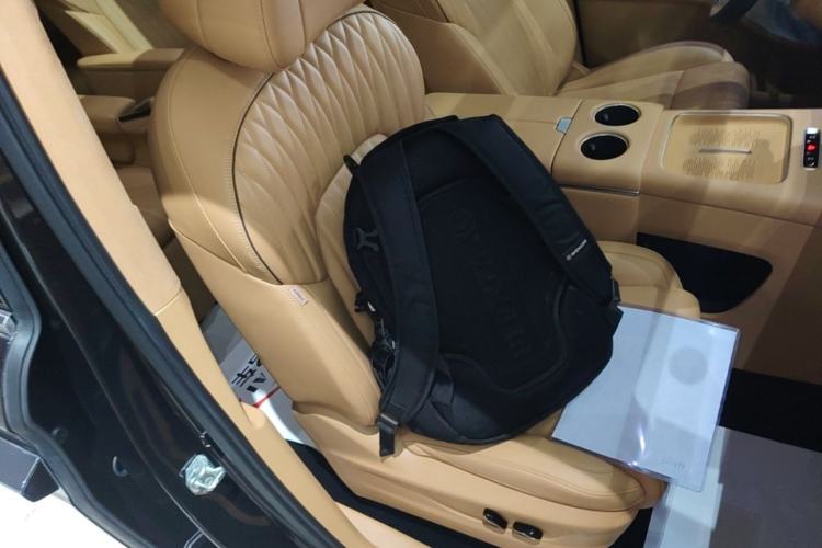 Used VOYAH Dream 2025 PHEV Four-Wheel-Drive Flagship Kunpeng Edition Right Front Seat