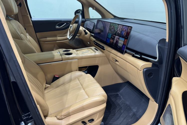 Used VOYAH Dream 2025 PHEV Four-Wheel-Drive Flagship Kunpeng Edition Right Front Seat