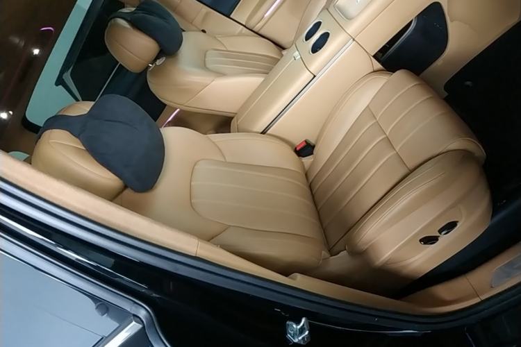 Used VOYAH Dream 2025 PHEV Four-Wheel Drive Prestige Qiankun Edition Right Front Seat