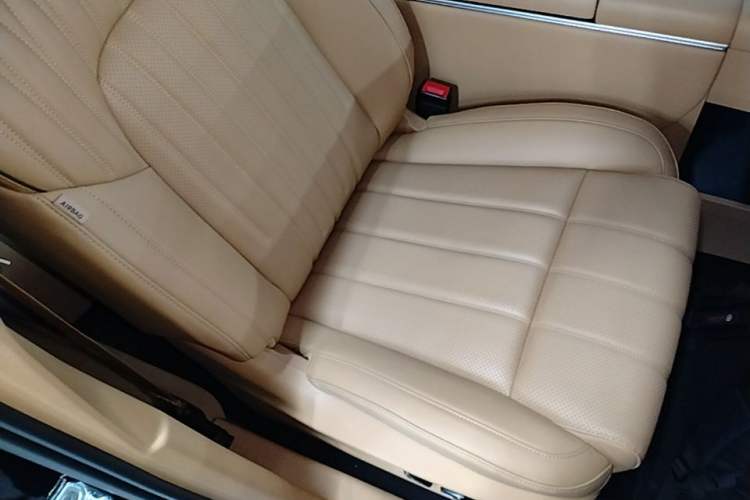 Used VOYAH Dream 2025 PHEV Four-Wheel-Drive Flagship Kunpeng Edition Right Front Seat