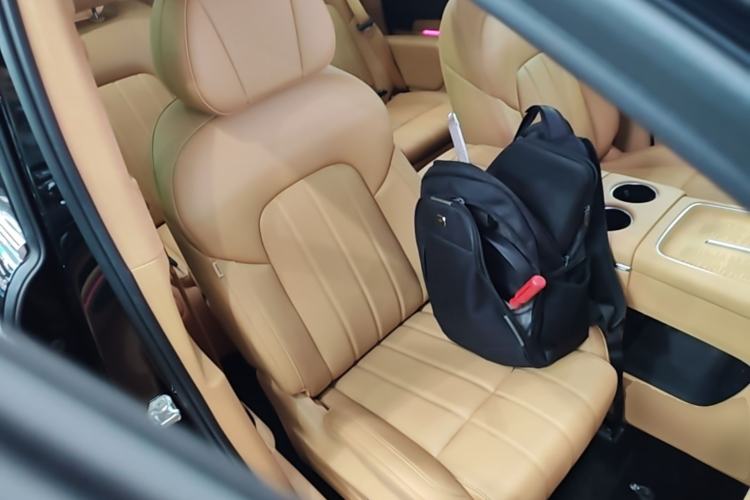 Used VOYAH Dream 2025 PHEV Four-Wheel Drive Prestige Qiankun Edition Right Front Seat