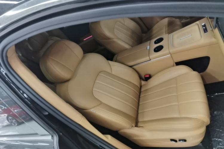 Used VOYAH Dream 2025 PHEV Four-Wheel Drive Prestige Qiankun Edition Right Front Seat