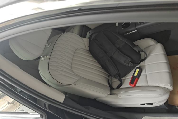 Used VOYAH Dream 2025 PHEV Four-Wheel-Drive Flagship Kunpeng Edition Right Front Seat