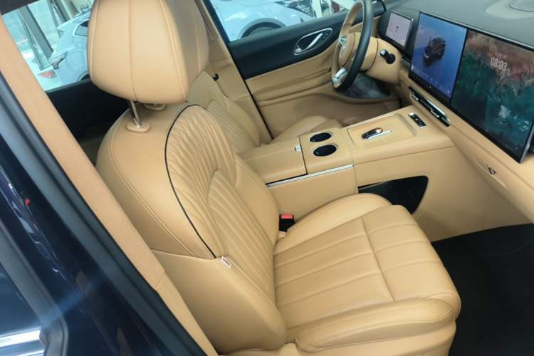 Used VOYAH Dream 2025 PHEV Four-Wheel-Drive Flagship Kunpeng Edition Right Front Seat