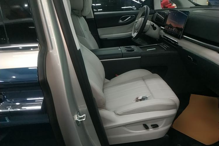 Used VOYAH Dream 2025 PHEV Four-Wheel-Drive Flagship Version – Qiankun Edition Right Front Seat